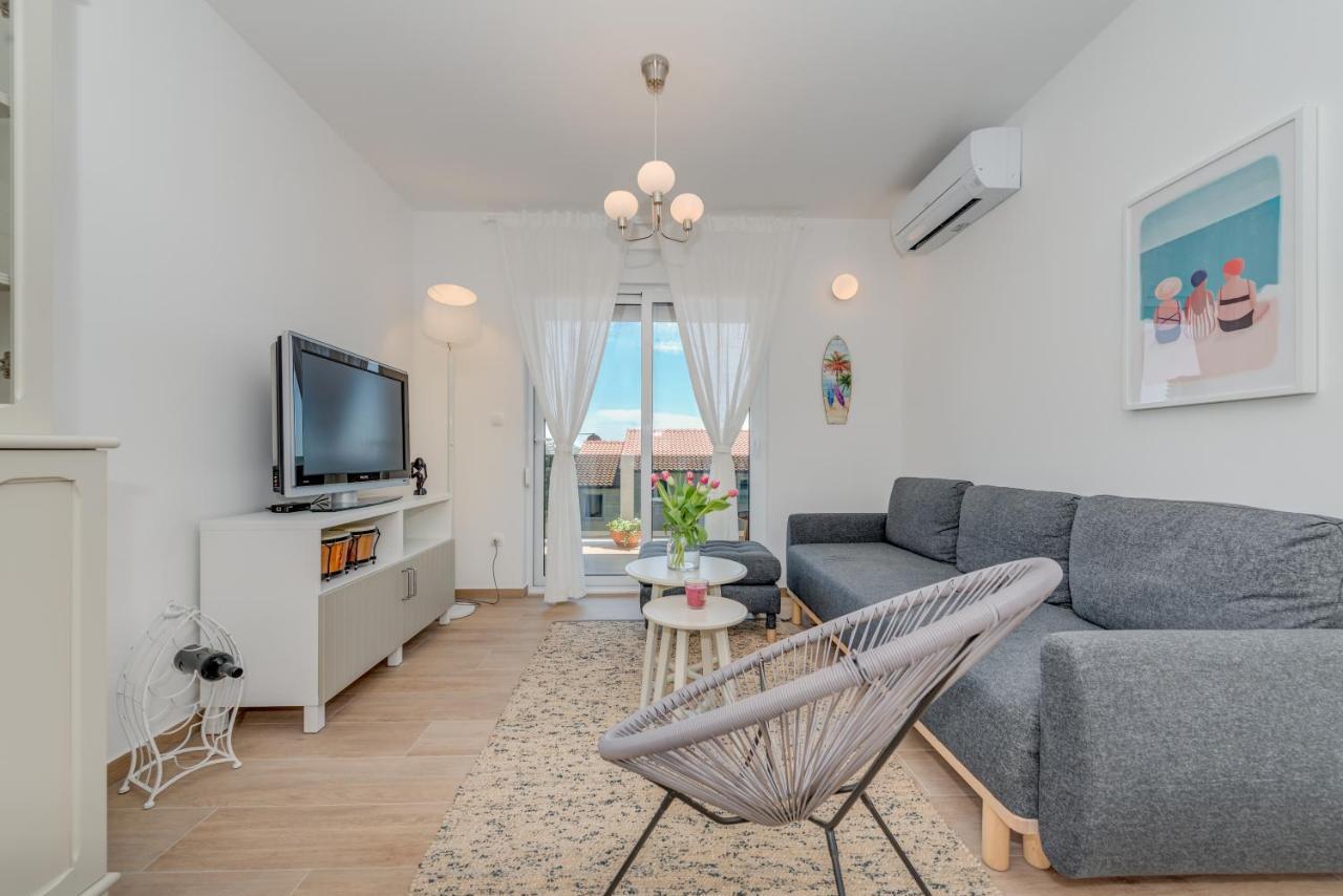 New And Chic Place Near Old Town Of Trogir Eksteriør billede