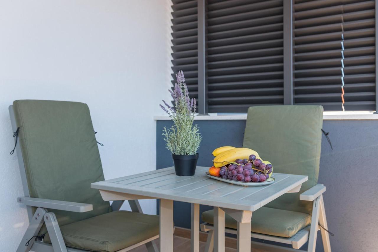 New And Chic Place Near Old Town Of Trogir Eksteriør billede