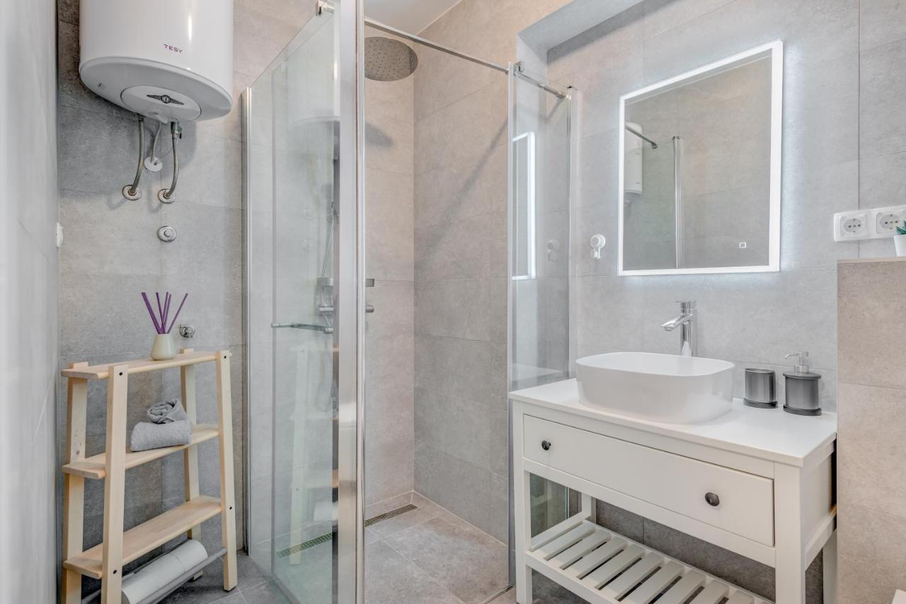 New And Chic Place Near Old Town Of Trogir Eksteriør billede