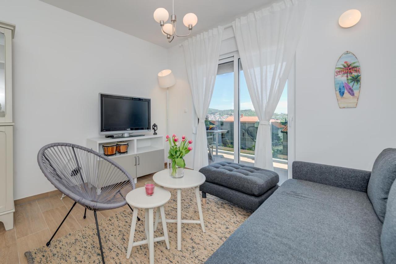 New And Chic Place Near Old Town Of Trogir Eksteriør billede