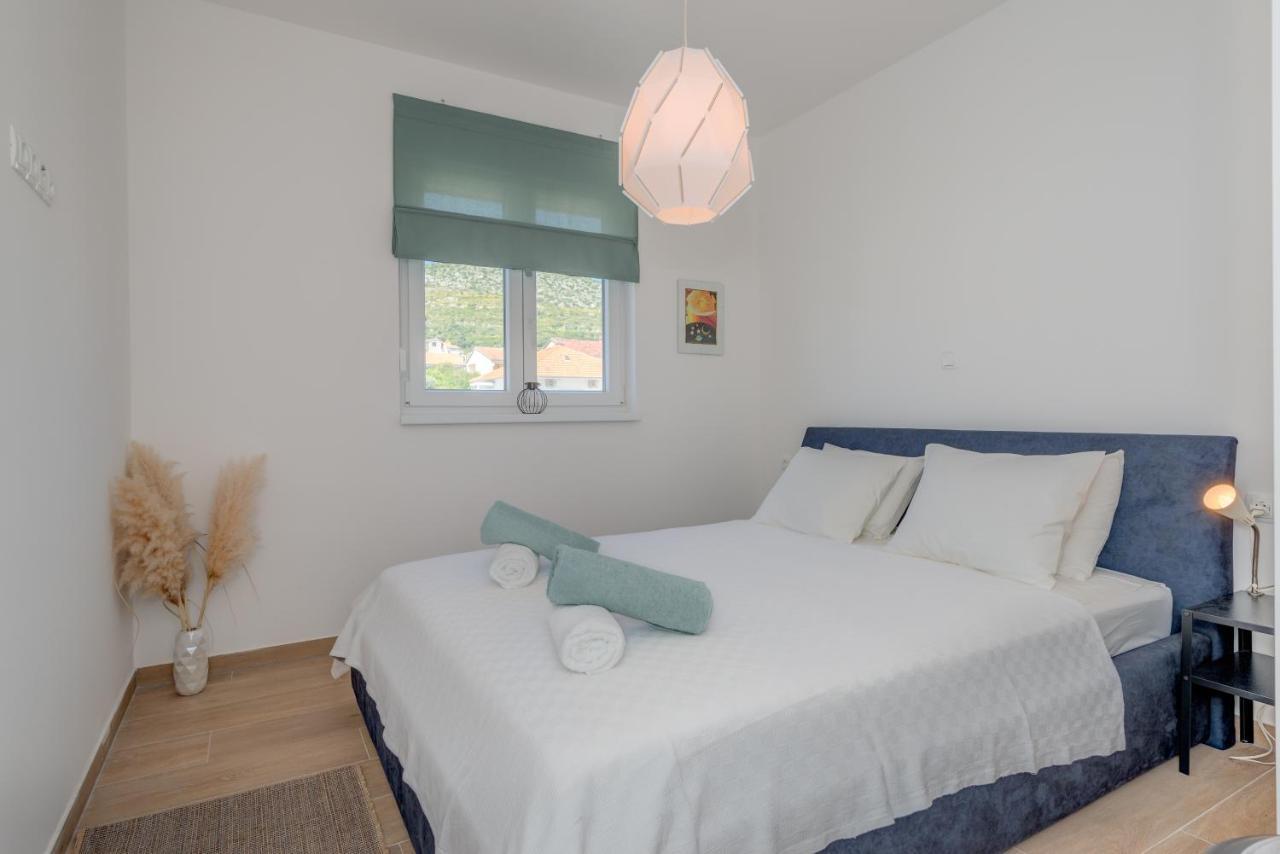 New And Chic Place Near Old Town Of Trogir Eksteriør billede